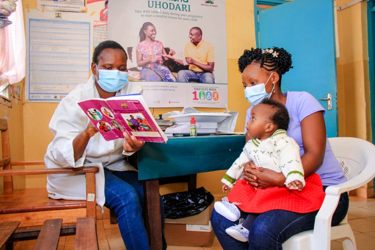 Kenya-kmc-mother-baby-health-worker - Nutrition International